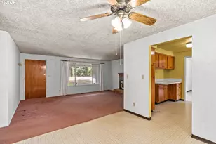 23560 Suttle Rd, Veneta, OR 97487 - Photo 21