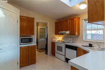 1325 SW 16th Pl, Hermiston, OR 97838 - Photo 5