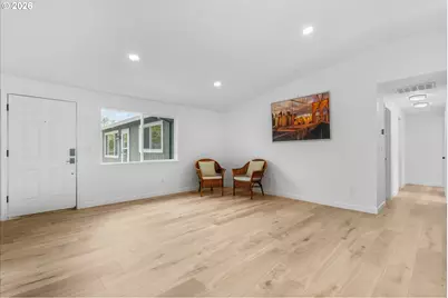 604 S Vermont St, Portland, OR 97219 - Photo 7