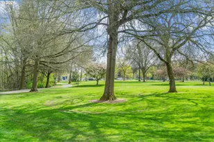 604 S Vermont St, Portland, OR 97219 - Photo 35