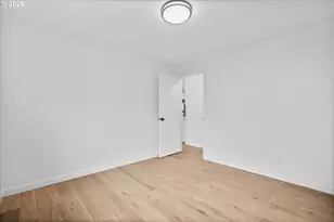 604 S Vermont St, Portland, OR 97219 - Photo 25