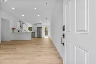 604 S Vermont St, Portland, OR 97219 - Photo 3