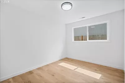 604 S Vermont St, Portland, OR 97219 - Photo 15