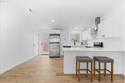 604 S Vermont St, Portland, OR 97219 - Photo 19