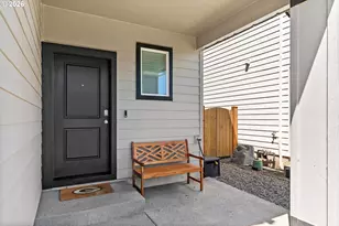 2678 26th Loop, Springfield, OR 97477 - Photo 3
