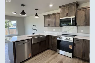 240 Miller St, Sutherlin, OR 97479 - Photo 19