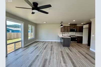 240 Miller St, Sutherlin, OR 97479 - Photo 13