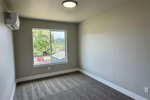 240 Miller St, Sutherlin, OR 97479 - Photo 33