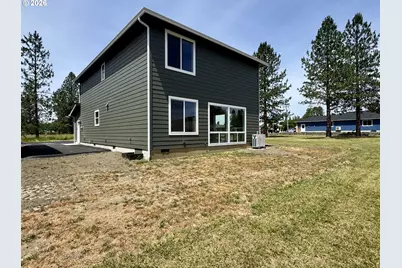 240 Miller St, Sutherlin, OR 97479 - Photo 7
