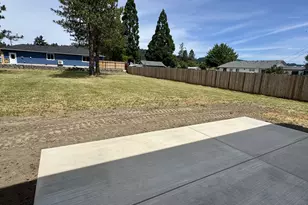 240 Miller St, Sutherlin, OR 97479 - Photo 9