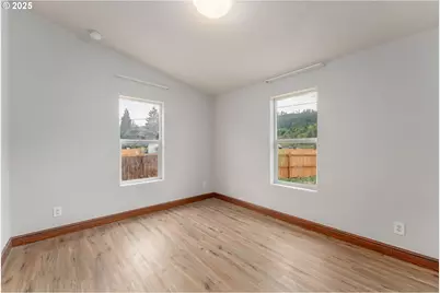 161 South Ave, Sutherlin, OR 97479 - Photo 23