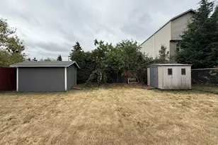 9242 SE Harrison St, Portland, OR 97216 - Photo 23