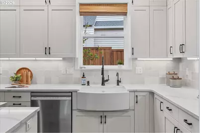 710 NE 47th Ave, Hillsboro, OR 97124 - Photo 9