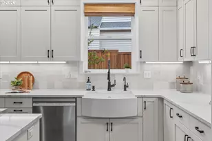 710 NE 47th Ave, Hillsboro, OR 97124 - Photo 9