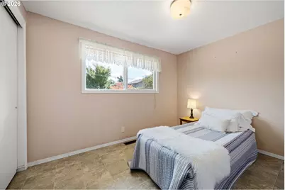 1004 Saville Ave, Eugene, OR 97404 - Photo 23