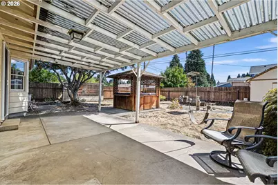 1004 Saville Ave, Eugene, OR 97404 - Photo 31