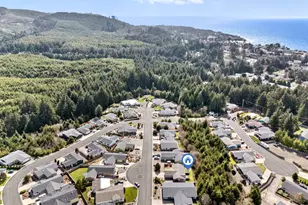 155 SE Whalesong Dr, Depoe Bay, OR 97341 - Photo 3