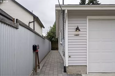 7137 NE Jessup Ct, Portland, OR 97218 - Photo 35