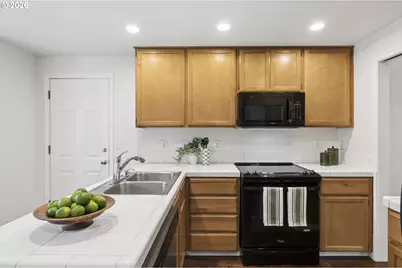 7137 NE Jessup Ct, Portland, OR 97218 - Photo 11