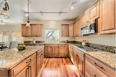 5235 NW 168th Pl, Portland, OR 97229 - Photo 9
