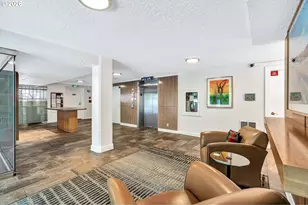 2211 SW Park Pl, Portland, OR 97205 - Photo 5