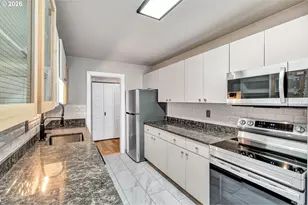 2211 SW Park Pl, Portland, OR 97205 - Photo 19