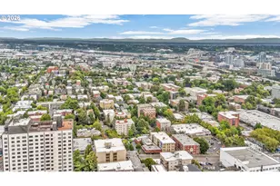 2211 SW Park Pl, Portland, OR 97205 - Photo 41