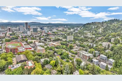2211 SW Park Pl #204, Portland, OR 97205 - Photo 43