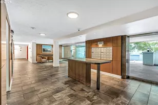 2211 SW Park Pl, Portland, OR 97205 - Photo 7
