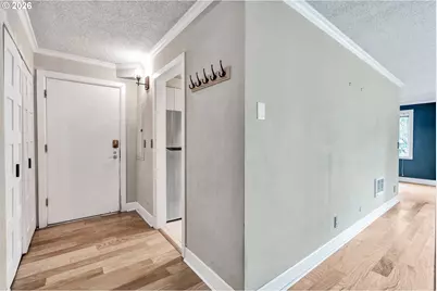 2211 SW Park Pl #204, Portland, OR 97205 - Photo 9