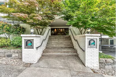 2211 SW Park Pl #204, Portland, OR 97205 - Photo 3