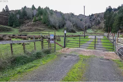 70033 Larsen Ranch Rd, North Bend, OR 97459 - Photo 5