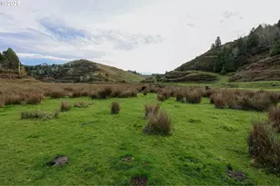 70033 Larsen Ranch Rd, North Bend, OR 97459 - Photo 37