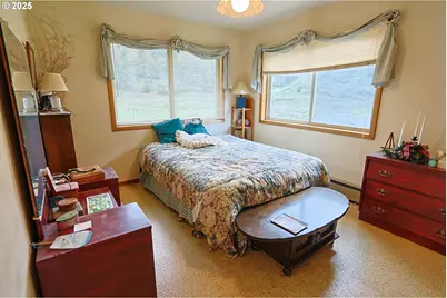 70033 Larsen Ranch Rd, North Bend, OR 97459 - Photo 23