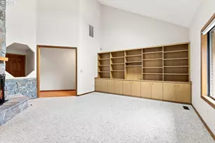 6700 SW Juniper Terrace, Beaverton, OR 97008 - Photo 3