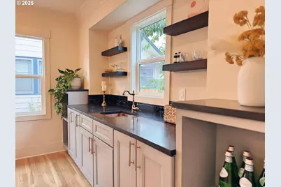 3564 NE Mathison Pl, Portland, OR 97212 - Photo 13