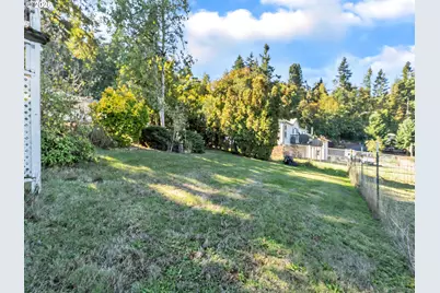 698 Grandview Ave, Scotts Mills, OR 97375 - Photo 13