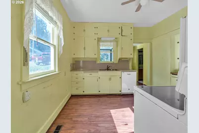 698 Grandview Ave, Scotts Mills, OR 97375 - Photo 37