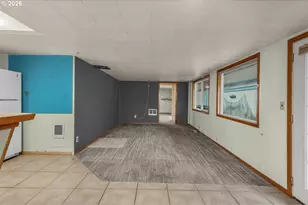 2901 NE Marine Dr, Portland, OR 97211 - Photo 9