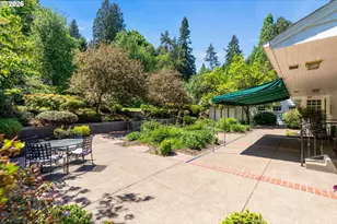 11385 S Riverwood Rd, Portland, OR 97219 - Photo 9