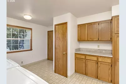 8445 SW Maverick Pl, Beaverton, OR 97008 - Photo 23