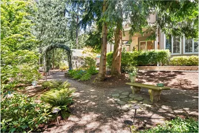 4221 SW Selling Ct, Portland, OR 97221 - Photo 43
