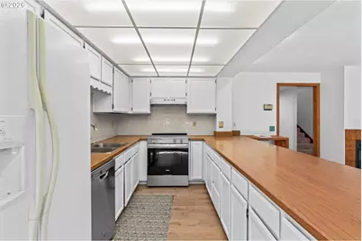 350 Loma Linda Ln, Eugene, OR 97405 - Photo 9