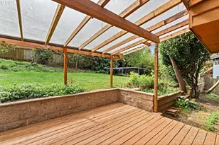 350 Loma Linda Ln, Eugene, OR 97405 - Photo 39