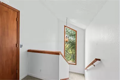 350 Loma Linda Ln, Eugene, OR 97405 - Photo 27