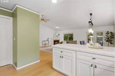 1298 NE Lilac Ct, Hillsboro, OR 97124 - Photo 9
