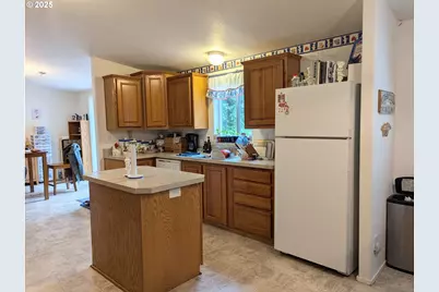 49244 Mountain View Rd, Oakridge, OR 97463 - Photo 11