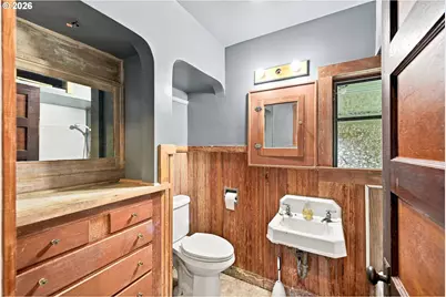 824 S 7th St, Coos Bay, OR 97420 - Photo 43