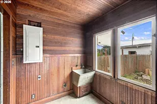824 S 7th St, Coos Bay, OR 97420 - Photo 35