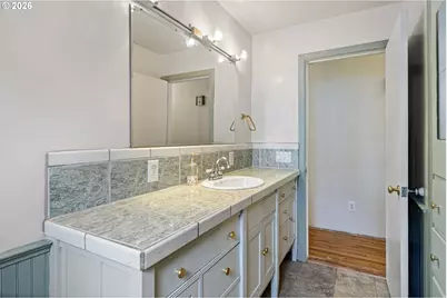 1402 SE Court Ave, Roseburg, OR 97470 - Photo 15